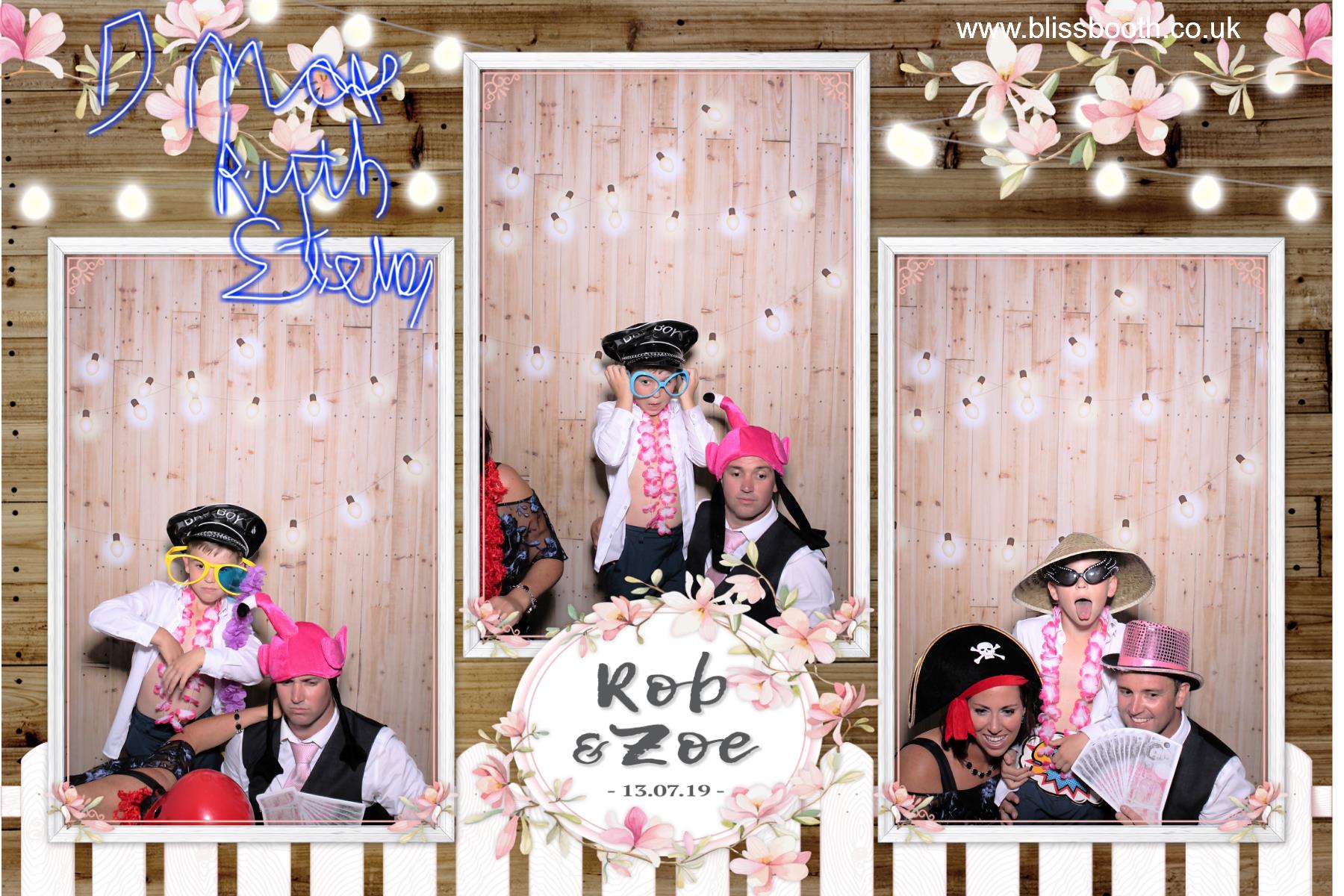 Rob and Zoe | View more photos from the event at gallery.blissbooth.co.uk/u/BlissBooth/Rob-and-Zoe